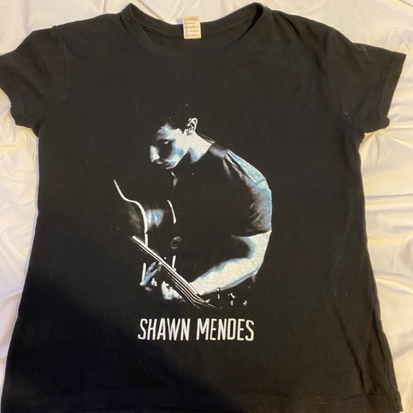 Tops - Medium Shawn Mendes T-Shirt!